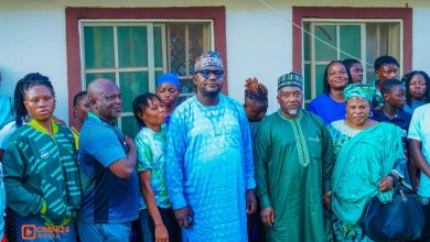 Nasarawa Sports Commissioner had a snapshot with the players and officials of Nasarawa Amazons